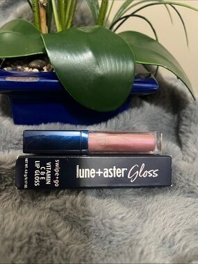Lune+aster Vitamin C & E Lip Gloss — Shimmery Rose Pink NWT retail $20